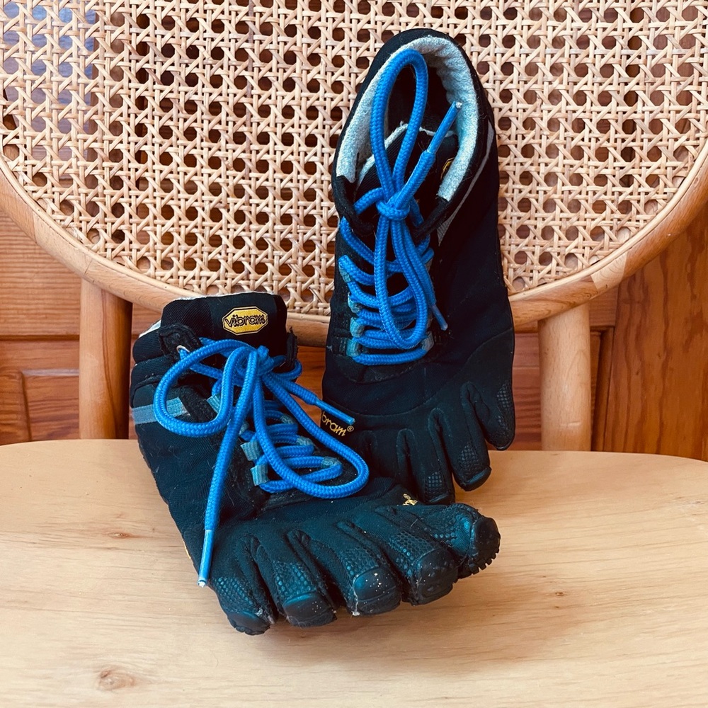 Vibram Five Finger Trek ascent insulated hiking shoe